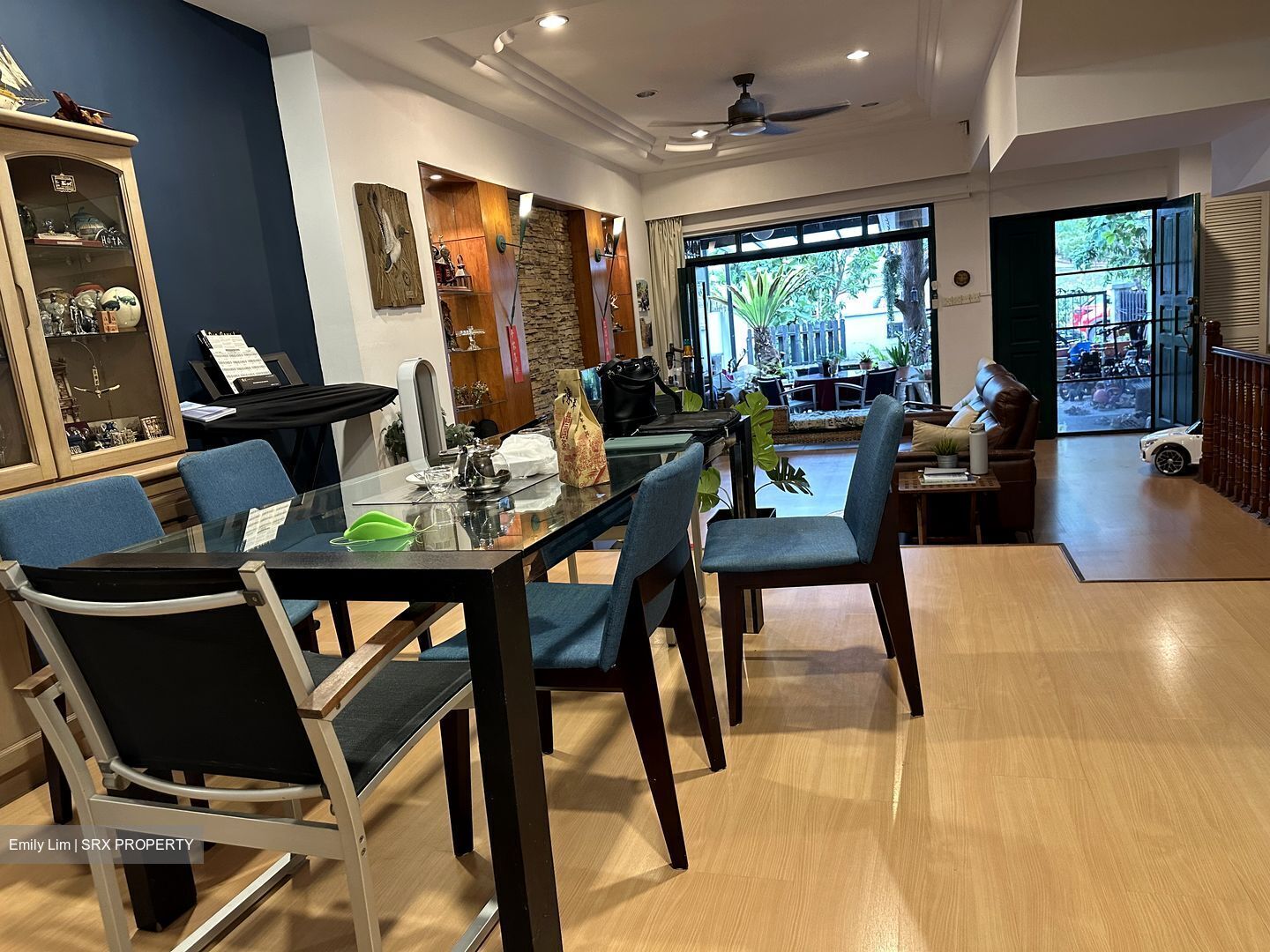 Parry Avenue (D19), Terrace #543510471